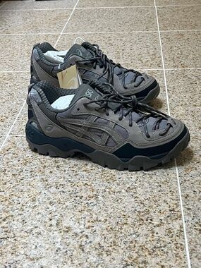 ASICS Gel Pickax Clay Grey Mink Shoes